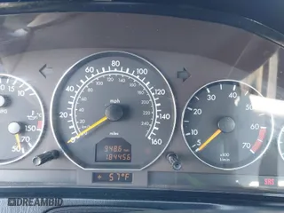 2002 Mercedes-Benz SL-Class with VIN WDBFA68F72F202884, listed as a IAAI auction lot 41473512 with 184,456 mi miles. Bid and sale history available at carsss.com. Image 7.