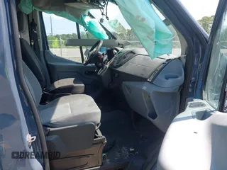 2019 Ford Transit z VIN 1FTYR3XM6KKB28883, wystawiony jako IAAI lot #42578545 z przebiegiem 107 204 mil mil oraz . Historia ofert i sprzedaży dostępna na DreamBid. Obrazek 5.