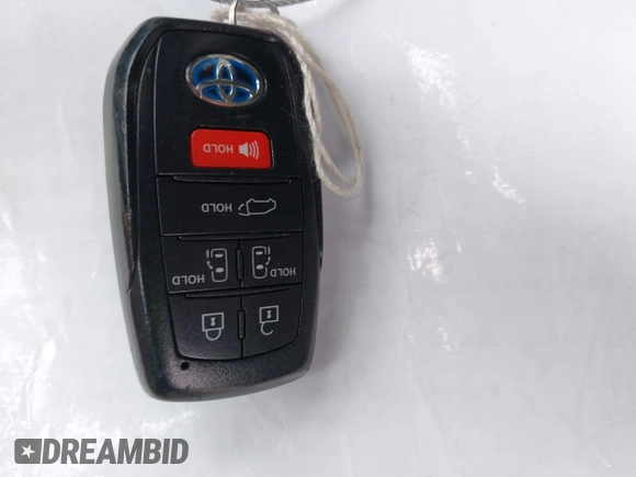 2022 Toyota Sienna XLE z VIN 5TDJRKEC8NS135921, wystawiony jako IAAI lot #42124395 z przebiegiem 39 611 mil mil oraz . Historia ofert i sprzedaży dostępna na DreamBid. Obrazek 11.