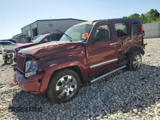 2008 Jeep Liberty Sport z VIN 1J8GN28K18W226602, wystawiony jako Copart lot #57132955 z przebiegiem Nie podano mil oraz Czysty tytuł • Clean title. Historia ofert i sprzedaży dostępna na DreamBid. Obrazek 1.