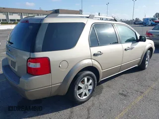 2005 Ford Freestyle SE with VIN 1FMZK01115GA81285, listed as a IAAI auction lot 41702956 with 355,505 mi miles. Bid and sale history available at carsss.com. Image 4.