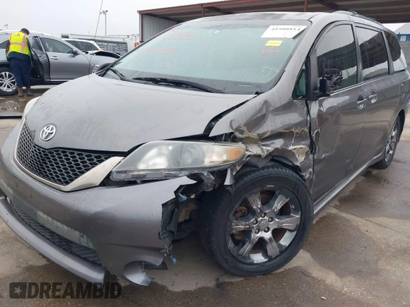 2012 Toyota Sienna SE with VIN 5TDXK3DC3CS176184, listed as a IAAI auction lot 41508814 with 162,052 mi miles. Bid and sale history available at carsss.com. Image 6.