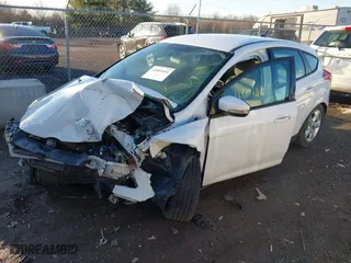 2013 Ford Focus SE with VIN 1FADP3K24DL380337, listed as a IAAI auction lot 41801661 with NaN miles. Bid and sale history available at carsss.com. Image 17.