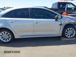 2022 Toyota Corolla LE with VIN 5YFVPMAE8NP312132, listed as a IAAI auction lot 41671016 with 34,598 mi miles. Bid and sale history available at carsss.com. Image 13.
