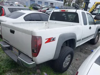 2007 Chevrolet Colorado LT w/1LT with VIN 1GCDS19E378209647, listed as a IAAI auction lot 41815002 with 300,253 mi miles. Bid and sale history available at carsss.com. Image 4.