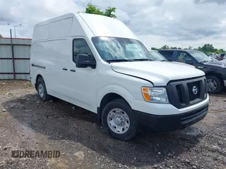2021 Nissan NV Cargo SV z VIN 1N6BF0LY9MN808457, wystawiony jako IAAI lot #41994149 z przebiegiem 132 571 mil mil oraz . Historia ofert i sprzedaży dostępna na DreamBid. Obrazek 1.