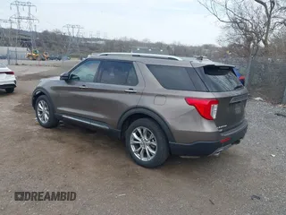 2021 Ford Explorer Limited with VIN 1FMSK8FH0MGA11135, listed as a IAAI auction lot 41912169 with 10,260 mi miles. Bid and sale history available at carsss.com. Image 3.