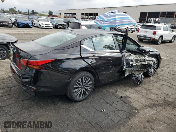 2025 Nissan Altima SV with VIN 1N4BL4DV1SN362587, listed as a Copart auction lot 54373685 with 4,875 mi miles and Clean Title. Bid and sale history available at DreamBid. Image 3.