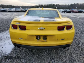 2013 Chevrolet Camaro LT z VIN 2G1FC1E32D9153512, wystawiony jako Copart lot #89239295 z przebiegiem 148 336 mil mil oraz Szkoda całkowita • Salvage title. Historia ofert i sprzedaży dostępna na DreamBid. Obrazek 6.