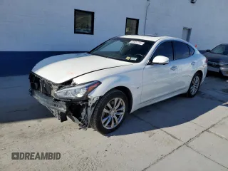 2018 Infiniti Q70 Luxe with VIN JN1BY1AR2JM220015, listed as a Copart auction lot 86657254 with 120,172 mi miles and Salvage title. Bid and sale history available at DreamBid. Image 1.