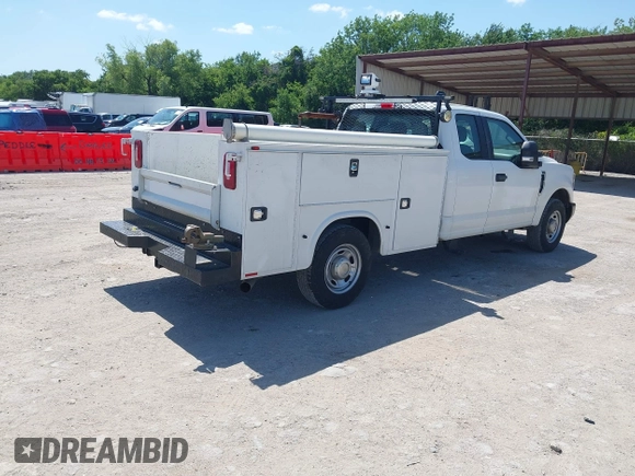 2019 Ford F-250 XL with VIN 1FD7X2A68KEE68410, listed as a IAAI auction lot 42483463 with 100,636 mi miles and . Bid and sale history available at DreamBid. Image 4.