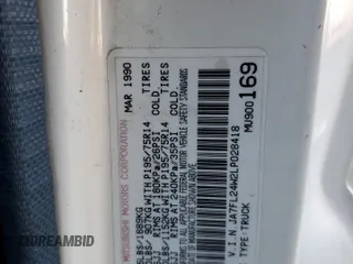 1990 Mitsubishi Mighty Max z VIN JA7FL24W2LP028418, wystawiony jako Copart lot #83680804 z przebiegiem 331 687 mil mil oraz Szkody całkowita. Historia ofert i sprzedaży dostępna na DreamBid. Obrazek 12.