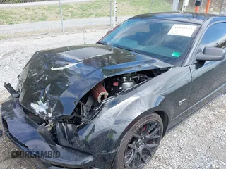 2006 Ford Mustang GT Deluxe with VIN 1ZVFT82H165131045, listed as a IAAI auction lot 41898142 with 124,643 mi miles and . Bid and sale history available at DreamBid. Image 18.