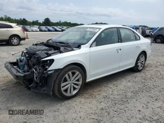 2019 Volkswagen Passat Wolfsburg Edition z VIN 1VWLA7A3XKC010447, wystawiony jako Copart lot #57518655 z przebiegiem 67 221 mil mil oraz Szkoda całkowita • Salvage title. Historia ofert i sprzedaży dostępna na DreamBid. Obrazek 1.