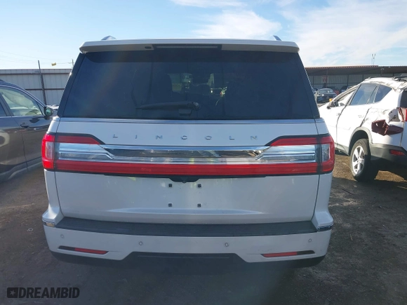 2019 Lincoln Navigator Reserve with VIN 5LMJJ2LT2KEL09194, listed as a IAAI auction lot 40900152 with 117,272 mi miles. Bid and sale history available at carsss.com. Image 17.