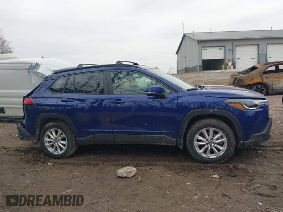 2023 Toyota Corolla Cross LE с VIN 7MUBAABG7PV064085, выставлен на аукционе IAAI как лот 41539311 с пробегом 36 183 миль миль и . История ставок и продаж доступна на DreamBid. Изображение 13.