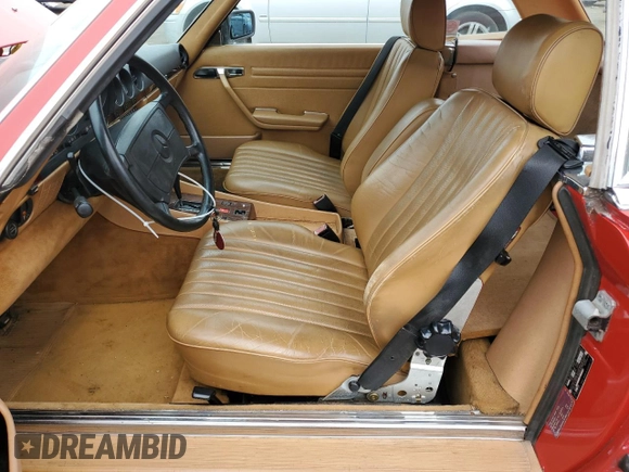 1989 Mercedes-Benz 560 SL с VIN WDBBA48D5KA103768, выставлен на аукционе Copart как лот 71965504 с пробегом 93 239 миль миль и Списание • Salvage title. История ставок и продаж доступна на DreamBid. Изображение 7.
