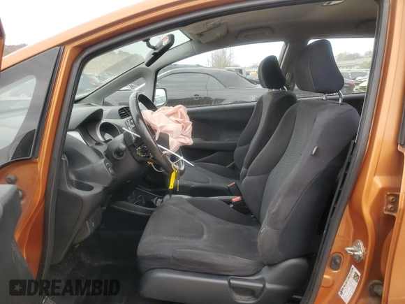 2010 Honda Fit Sport с VIN JHMGE8H6XAS008103, выставлен на аукционе Copart как лот 80005364 с пробегом 162 210 миль миль и На запчасти • Non repairable. История ставок и продаж доступна на DreamBid. Изображение 7.