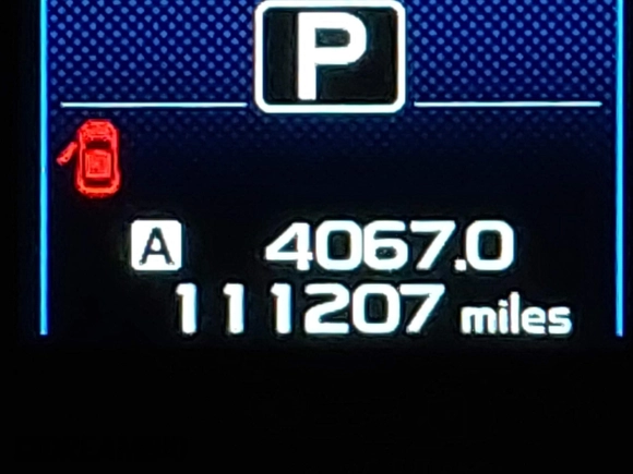 2015 Subaru Legacy 2.5i Premium with VIN 4S3BNAE6XF3033303, listed as a IAAI auction lot 42038015 with 111,207 mi miles. Bid and sale history available at carsss.com. Image 15.