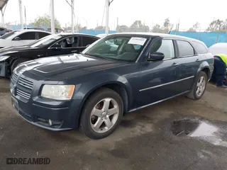 2008 Dodge Magnum SXT with VIN 2D4GZ37V58H262078, listed as a IAAI auction lot 41905009 with 183,430 mi miles. Bid and sale history available at carsss.com. Image 2.