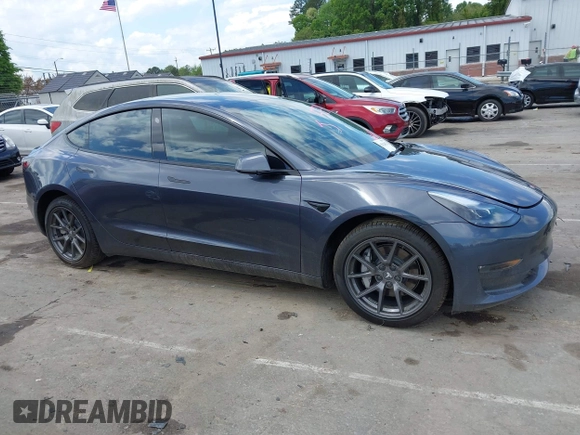 2022 Tesla Model 3 Long Range z VIN 5YJ3E1EB4NF175634, wystawiony jako IAAI lot #42021674 z przebiegiem 39 475 mil mil oraz . Historia ofert i sprzedaży dostępna na DreamBid. Obrazek 13.