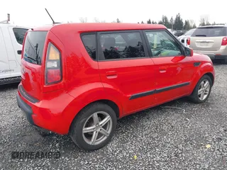 2010 Kia Soul + with VIN KNDJT2A27A7190198, listed as a IAAI auction lot 41756701 with 171,947 mi miles. Bid and sale history available at carsss.com. Image 4.