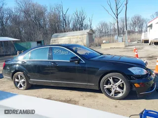2013 Mercedes-Benz S-Class S 550 with VIN WDDNG9EB3DA499477, listed as a IAAI auction lot 41590018 with 64,547 mi miles. Bid and sale history available at carsss.com. Image 13.