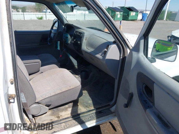 1995 Ford Ranger Splash z VIN 1FTCR10A5SUA65603, wystawiony jako IAAI lot #42461285 z przebiegiem 193 895 mil mil oraz . Historia ofert i sprzedaży dostępna na DreamBid. Obrazek 5.