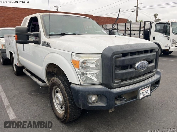 2015 Ford F-250 XLT z VIN 1FT7X2B63FEA53701, wystawiony jako IAAI lot #42427944 z przebiegiem 229 619 mil mil oraz . Historia ofert i sprzedaży dostępna na DreamBid. Obrazek 13.