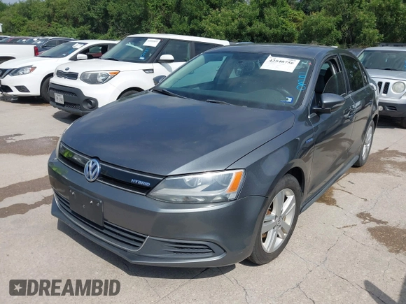 2013 Volkswagen Jetta Hybrid SE с VIN 3VW637AJ5DM263330, выставлен на аукционе IAAI как лот 42540756 с пробегом 109 164 миль миль и . История ставок и продаж доступна на DreamBid. Изображение 2.