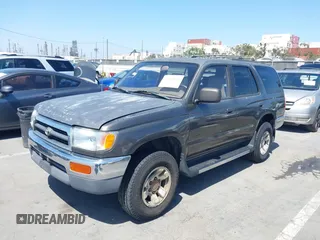 1998 Toyota 4Runner SR5 z VIN JT3GN86RXW0084099, wystawiony jako IAAI lot #42289061 z przebiegiem 213 688 mil mil oraz . Historia ofert i sprzedaży dostępna na DreamBid. Obrazek 2.