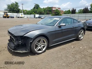 2018 Ford Mustang EcoBoost z VIN 1FA6P8TH6J5174963, wystawiony jako Copart lot #61450555 z przebiegiem 62 224 mil mil oraz Szkoda całkowita • Salvage title. Historia ofert i sprzedaży dostępna na DreamBid. Obrazek 1.