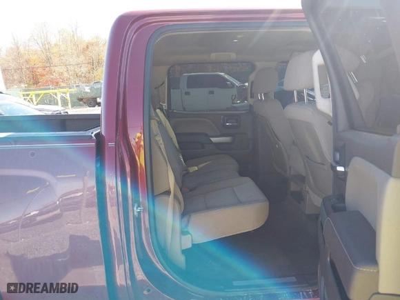 2015 Chevrolet Silverado 1500 LT with VIN 3GCUKREC6FG185646, listed as a IAAI auction lot 40702001 with 187,304 mi miles. Bid and sale history available at carsss.com. Image 8.