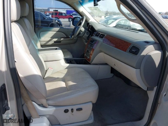 2007 Chevrolet Silverado 1500 LTZ with VIN 1GCEK19017Z535367, listed as a IAAI auction lot 41815602 with 142,676 mi miles. Bid and sale history available at carsss.com. Image 5.