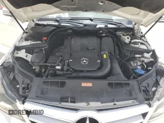 2012 Mercedes-Benz C 250 с VIN WDDGJ4HB0CF820966, выставлен на аукционе Copart как лот 63697624 с пробегом 136 741 миль миль и На запчасти • Non repairable. История ставок и продаж доступна на DreamBid. Изображение 11.