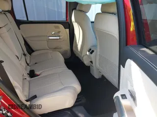 2025 Mercedes-Benz GLB 250 z VIN W1N4M4HB9SW392147, wystawiony jako IAAI lot #41326128 z przebiegiem 2053 mil mil oraz . Historia ofert i sprzedaży dostępna na DreamBid. Obrazek 8.