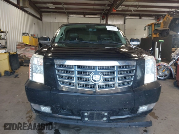 2008 Cadillac Escalade ESV z VIN 1GYFK66818R161446, wystawiony jako IAAI lot #42121700 z przebiegiem 176 684 mil mil oraz . Historia ofert i sprzedaży dostępna na DreamBid. Obrazek 12.