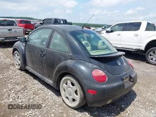 2001 Volkswagen Beetle GLS with VIN 3VWCP21CX1M423404, listed as a IAAI auction lot 42474548 with Not provided miles and . Bid and sale history available at DreamBid. Image 3.