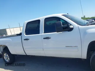 2013 Chevrolet Silverado 2500HD LT with VIN 1GC1CXCG6DF122202, listed as a IAAI auction lot 41990802 with 238,041 mi miles. Bid and sale history available at carsss.com. Image 13.