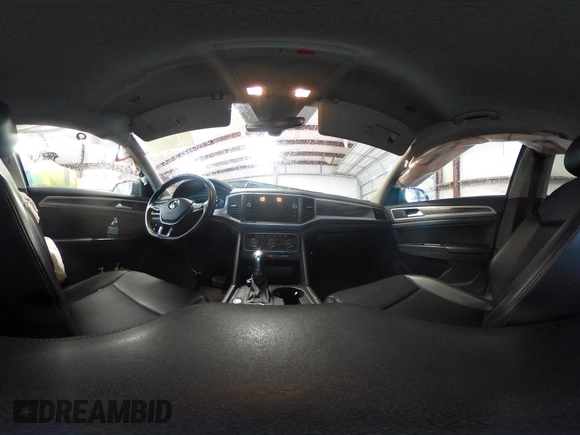 2018 Volkswagen Atlas SE with VIN 1V2LR2CA5JC521085, listed as a IAAI auction lot 42322031 with 100,262 mi miles and . Bid and sale history available at DreamBid. Image 19.