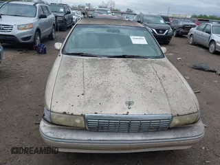 1994 Chevrolet Caprice Classic 1SA Special Value Pkg with VIN 1G1BL52W2RR201821, listed as a IAAI auction lot 41884064 with 186,192 mi miles. Bid and sale history available at carsss.com. Image 12.