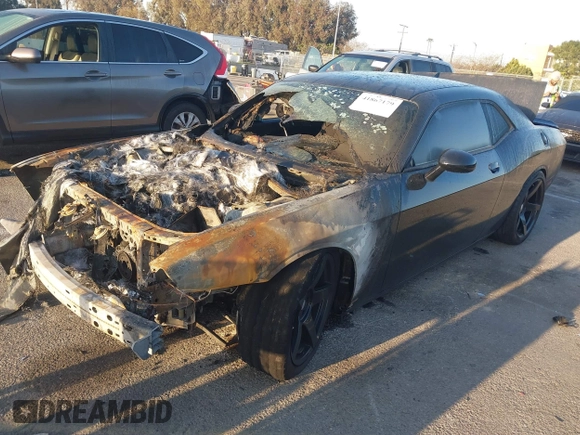 2016 Dodge Challenger R/T Scat Pack z VIN 2C3CDZFJ8GH275714, wystawiony jako IAAI lot #41867179 z przebiegiem Nie podano mil oraz . Historia ofert i sprzedaży dostępna na DreamBid. Obrazek 17.