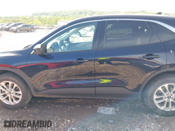 2021 Ford Escape SE z VIN 1FMCU9G67MUA39792, wystawiony jako IAAI lot #42091121 z przebiegiem 135 920 mil mil oraz . Historia ofert i sprzedaży dostępna na DreamBid. Obrazek 14.