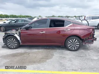 2025 Nissan Altima SV with VIN 1N4BL4DV2SN341926, listed as a IAAI auction lot 42005313 with 4,716 mi miles. Bid and sale history available at carsss.com. Image 14.