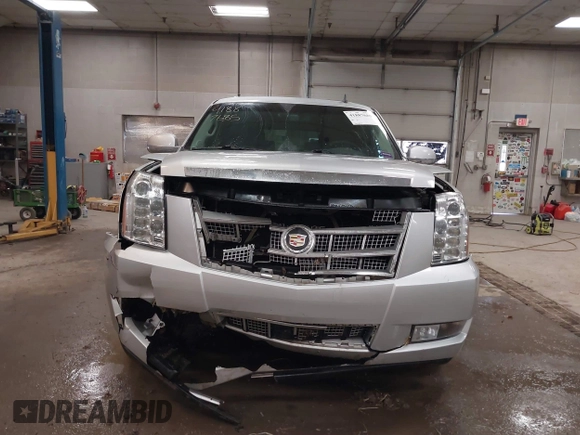 2014 Cadillac Escalade Platinum z VIN 1GYS4DEF4ER220739, wystawiony jako IAAI lot #41887685 z przebiegiem 150 067 mil mil oraz . Historia ofert i sprzedaży dostępna na DreamBid. Obrazek 12.