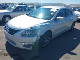 2013 Nissan Altima SV with VIN 1N4AL3AP9DN586463, listed as a IAAI auction lot 42099334 with 181,364 mi miles and . Bid and sale history available at carsss.com. Image 17.