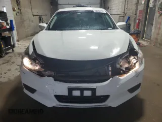2017 Nissan Altima SR with VIN 1N4AL3AP3HN343477, listed as a Copart auction lot 62260265 with 136,759 mi miles and Salvage title. Bid and sale history available at DreamBid. Image 5.