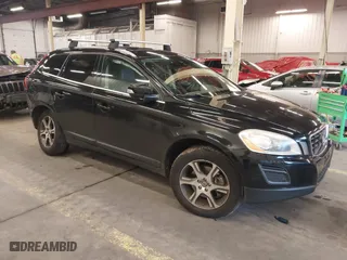 2013 Volvo XC60 T6 with VIN YV4902DZXD2430086, listed as a IAAI auction lot 41308524 with 115,745 mi miles. Bid and sale history available at carsss.com. Image 1.