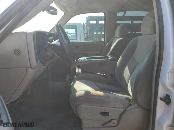 2003 Chevrolet Silverado 2500HD LS with VIN 1GCHK23U03F179889, listed as a Copart auction lot 43027305 with 124,404 mi miles and Salvage Title. Bid and sale history available at carsss.com. Image 7.