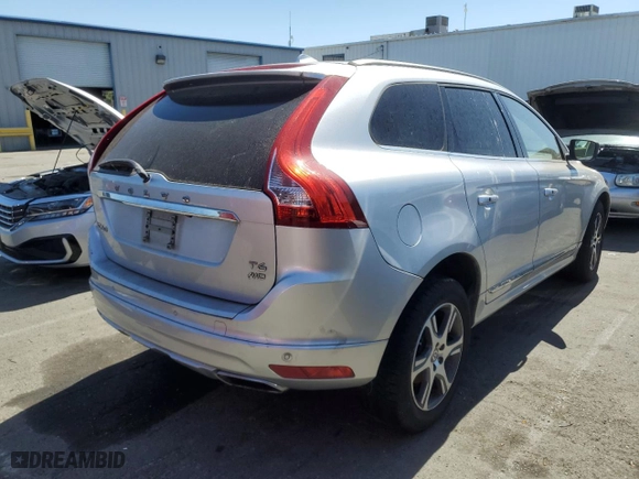 2015 Volvo XC60 T6 Platinum with VIN YV4902RM0F2644634, listed as a Copart auction lot 66824754 with 0 mi miles and Clean Title. Bid and sale history available at carsss.com. Image 3.
